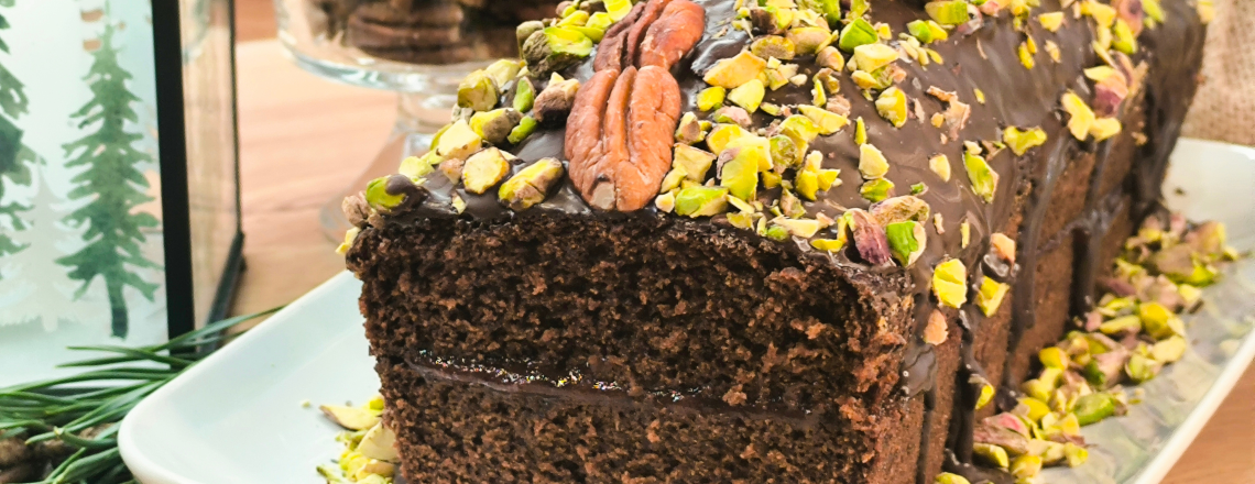 Piernikowe ciasto z powidłami śliwkowymi